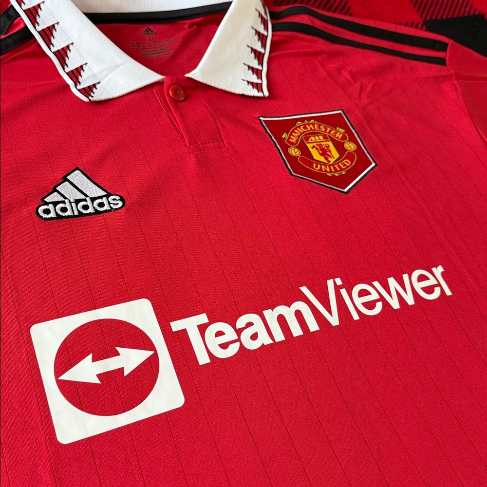 Manchester United 2022-23 Home Adidas Premier League Jersey - Picture 4 of 8